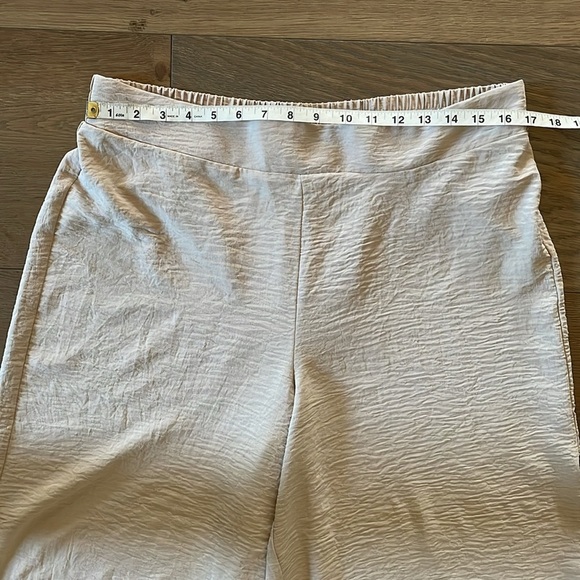 Adrianna Papell Textured Crepe Wide Leg Culotte
Pull On Crop Pants Size Large - Picture 4 of 10